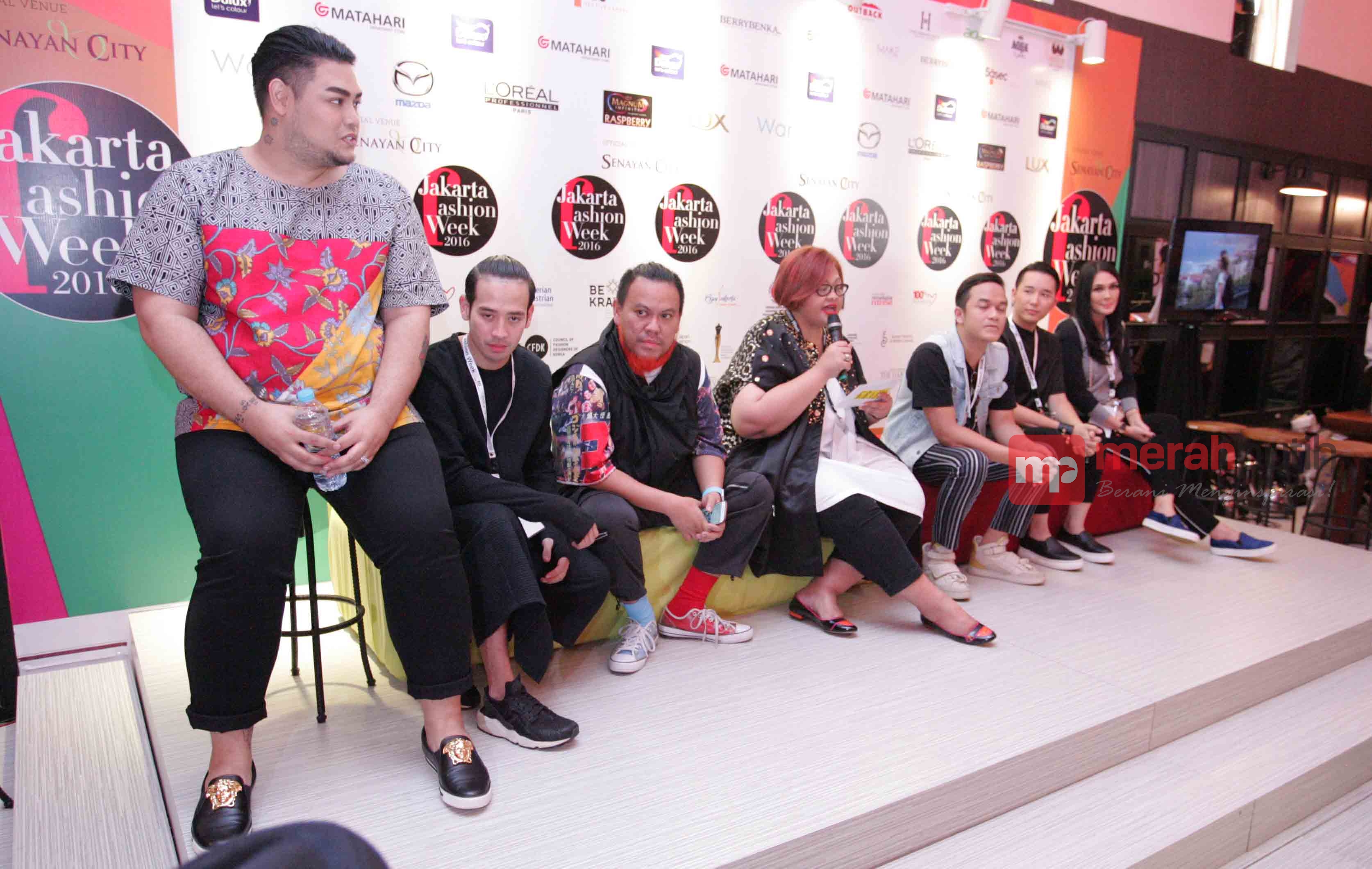 Jakarta Fashion Week Bertabur Bintang