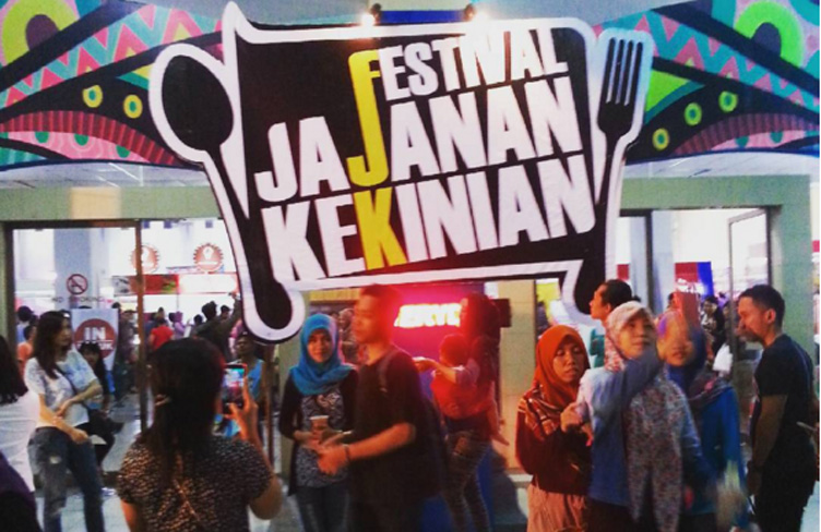 Menikmati Makanan Jadul di Festival Jajanan Kekoenoean 