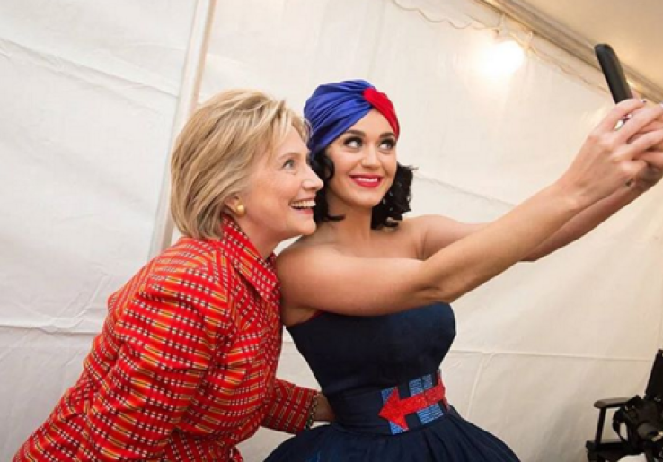 Heboh, Katy Perry Bugil di Tempat Umum