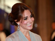 Tak Pakai Bra, Kate Middleton Tetap Anggun