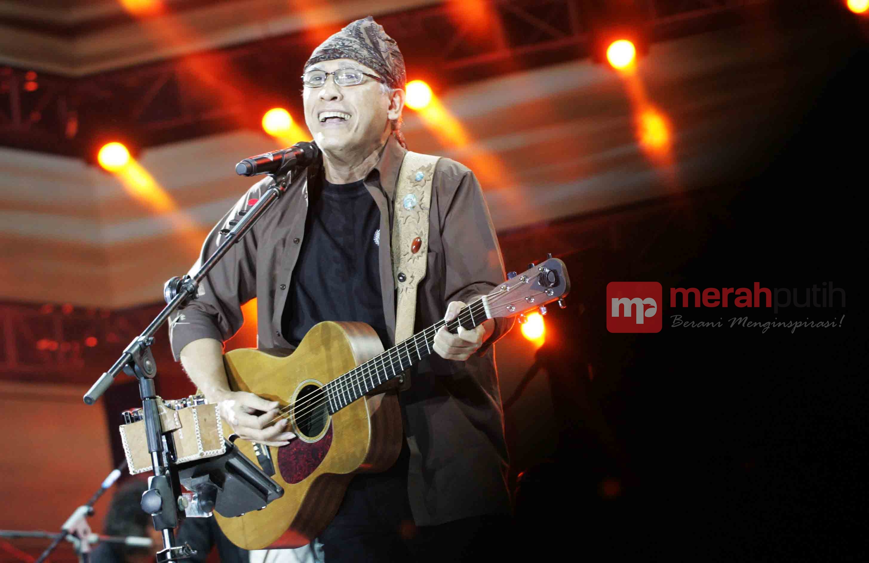 Tips Iwan Fals Jaga Kualitas Suara