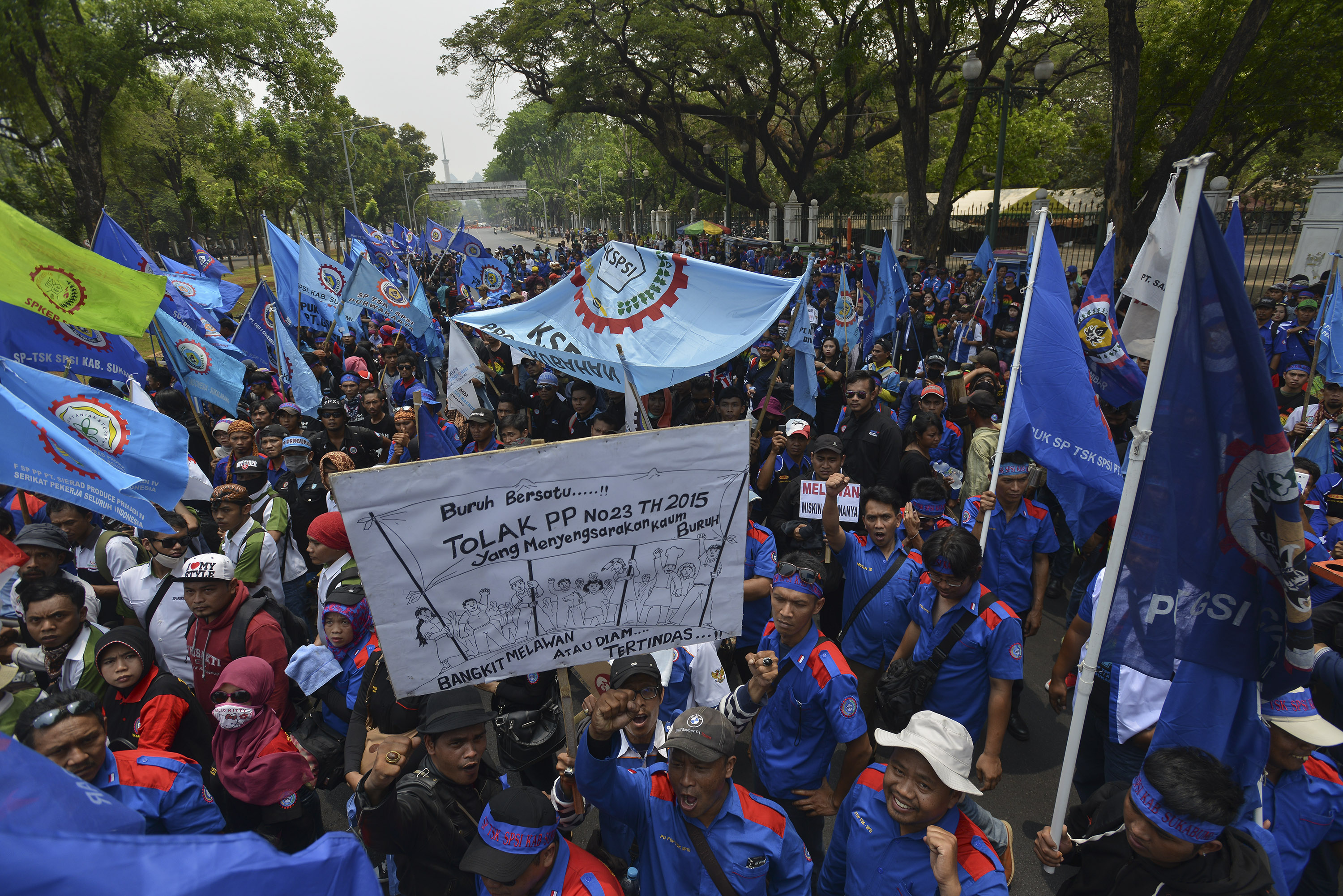 Dua Staf LBH Jakarta Jadi Korban Kekerasan Aparat