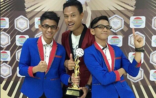 'Gandengan' Cantik Rizki-Ridho di IDA 2015