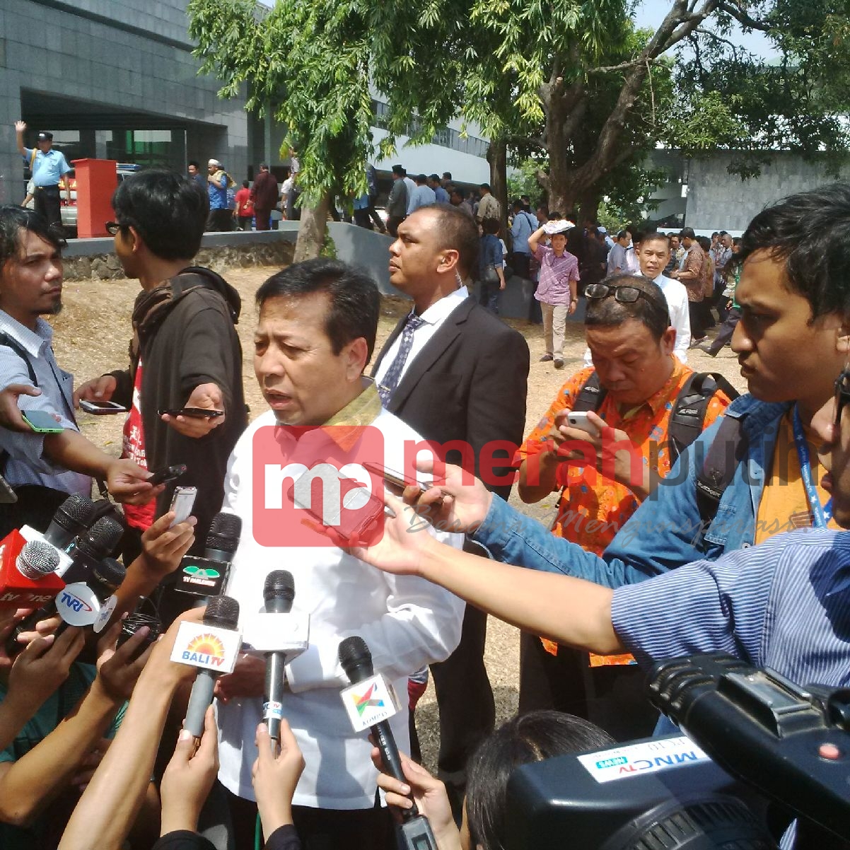 Ikut Salat Istisqa, Setya Novanto Menangis