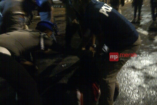 Demo Hingga Malam di Istana, Tiga Buruh Ditahan