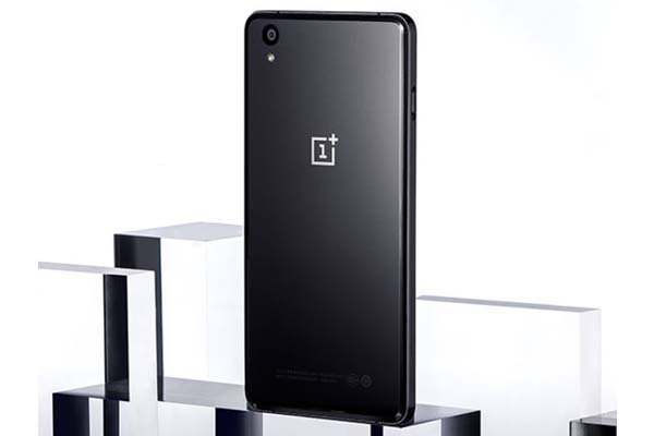 One Plus X Menampakan Diri