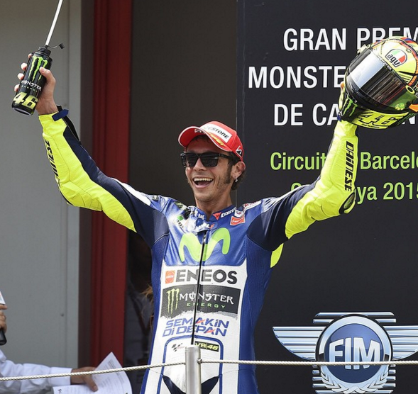 Video Mengharukan Rossi Jadi Juara Tanpa 'Mahkota'