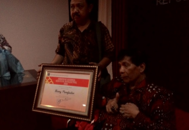 Meski Stroke, Benny Panjaitan Tetap Menghibur 