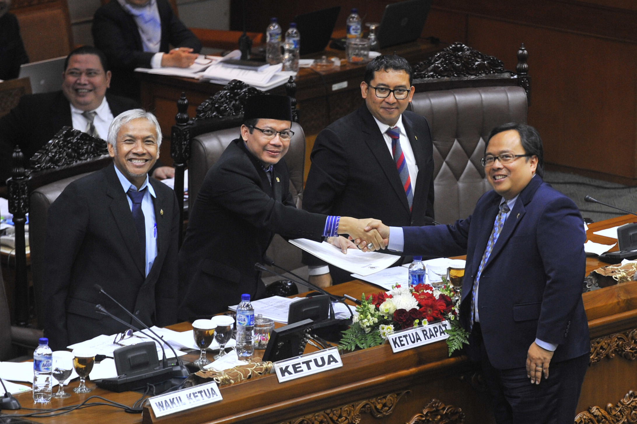 11 Jam Berlalu, Akhirnya DPR Sahkan APBN 2016