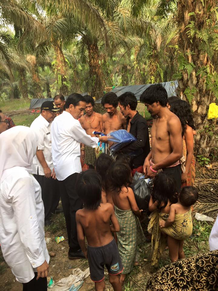 Presiden Jokowi Kunjungi Suku Anak Dalam
