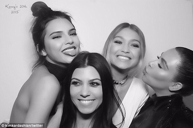 Kendall Jenner Tampil Hot di Pesta Ulang Tahunnya