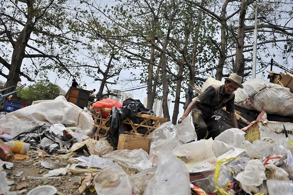 Bingung Buang ke Mana, Ahok Ingin Timbun Sampah di Jakarta