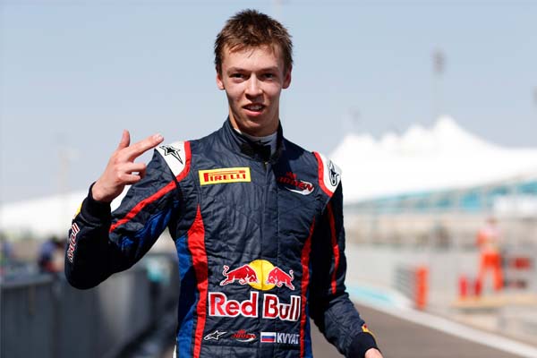 2016 Daniil Kvyat Tetap di Red Bull Racing