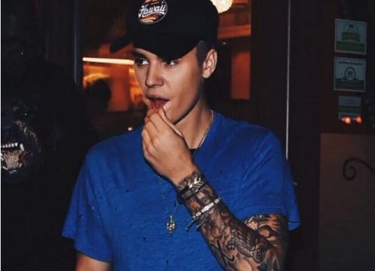 Justin Bieber Tulis 3 Lagu Baru Tentang Selena Gomez
