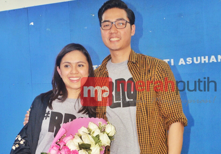 Cantik, Nycta Gina Mantab Berhijab