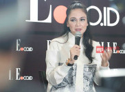 Begini Aksi Luna Maya dan Cut Tari Saat Wefie
