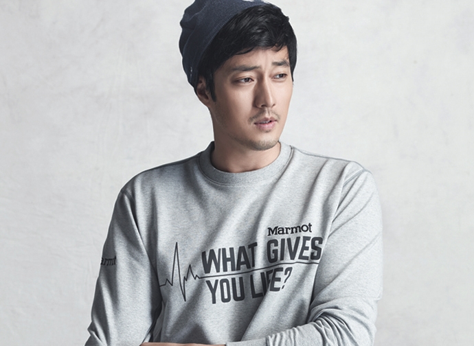 So Ji Sub Terharu Dapat Kejutan di Lokasi Syuting