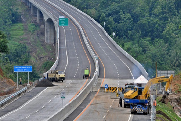 Jokowi: 2018 Tol Trans Sumatera Harus Selesai