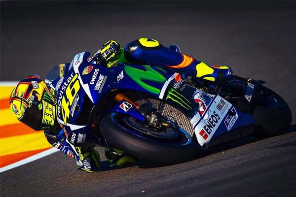 Valencia Bikin Rossi Lakukan Elbow Down