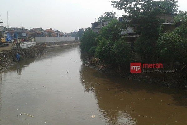 Program Normalisasi Sungai Ciliwung di Kampung Pulo Rampung Akhir Desember 