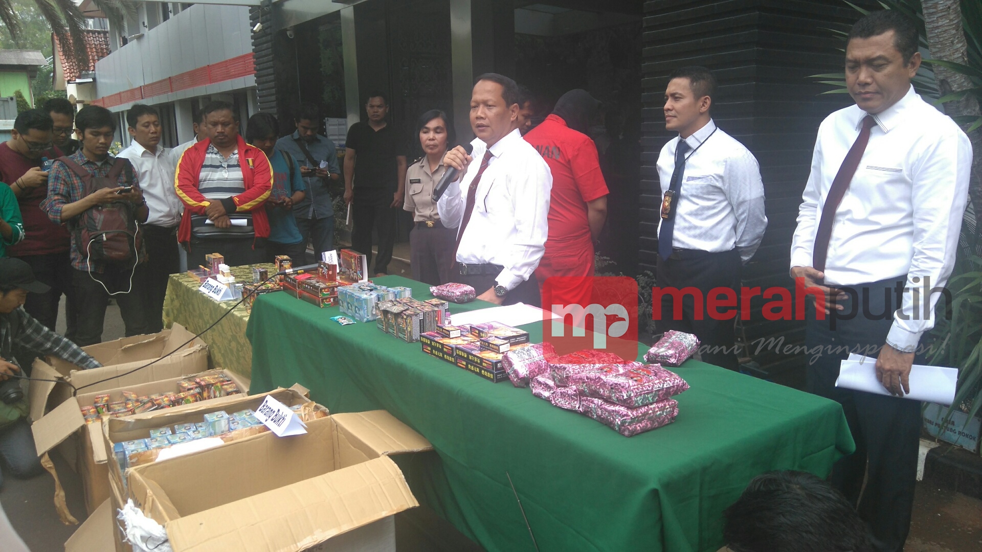 Pengedar Obat Ilegal Tiongkok Diancam 15 Tahun Penjara