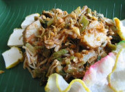Berburu Nikmatnya Lotek Spesial, Kuliner Legendaris di Bandung