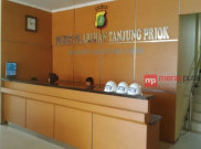 Mayat Penuh Luka Tusuk Mengapung di Muara Baru