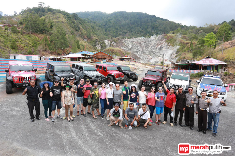 JSI Community Jelajahi Bukit Kasih Minahasa
