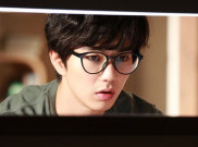 Yoo Seung Ho Jadi Pria Tampan yang Intelek di Drama 