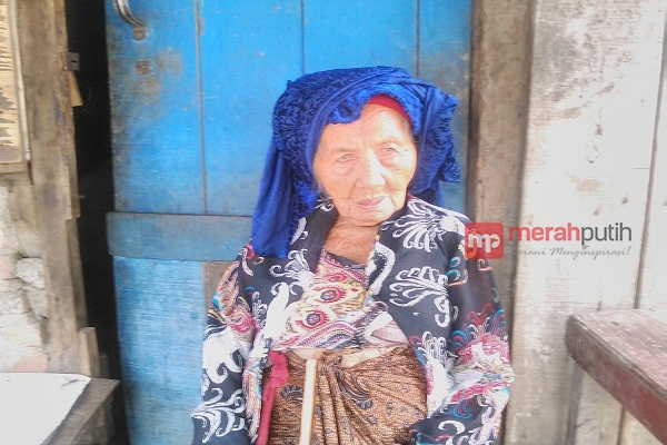 Nenek Tania Akrab Disapa Nenek Kambing oleh Tetangga