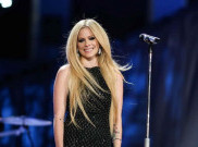Avril Lavigne Berhasil Atasi Penyakit Lyme 