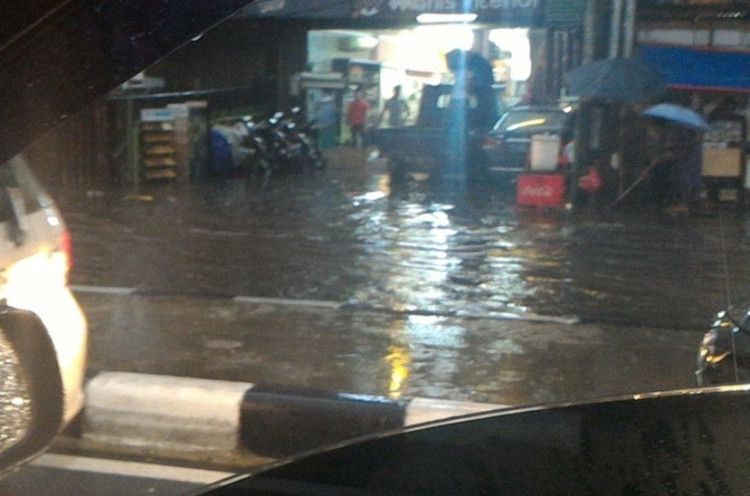 Hujan Guyur Jakarta, Banjir di Mana-mana 