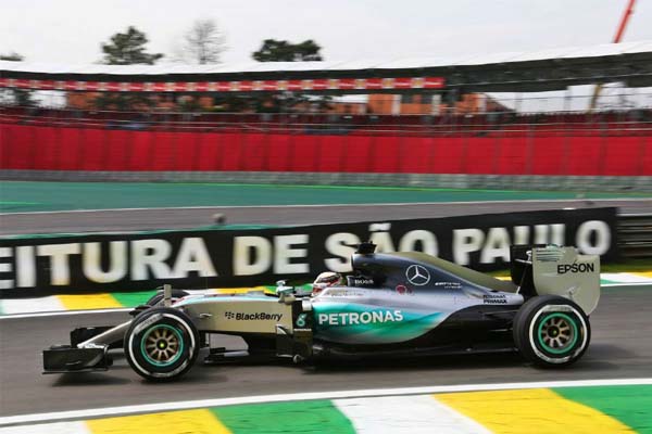Lewis Hamilton Kuasai Latihan Bebas Pertama Brasil