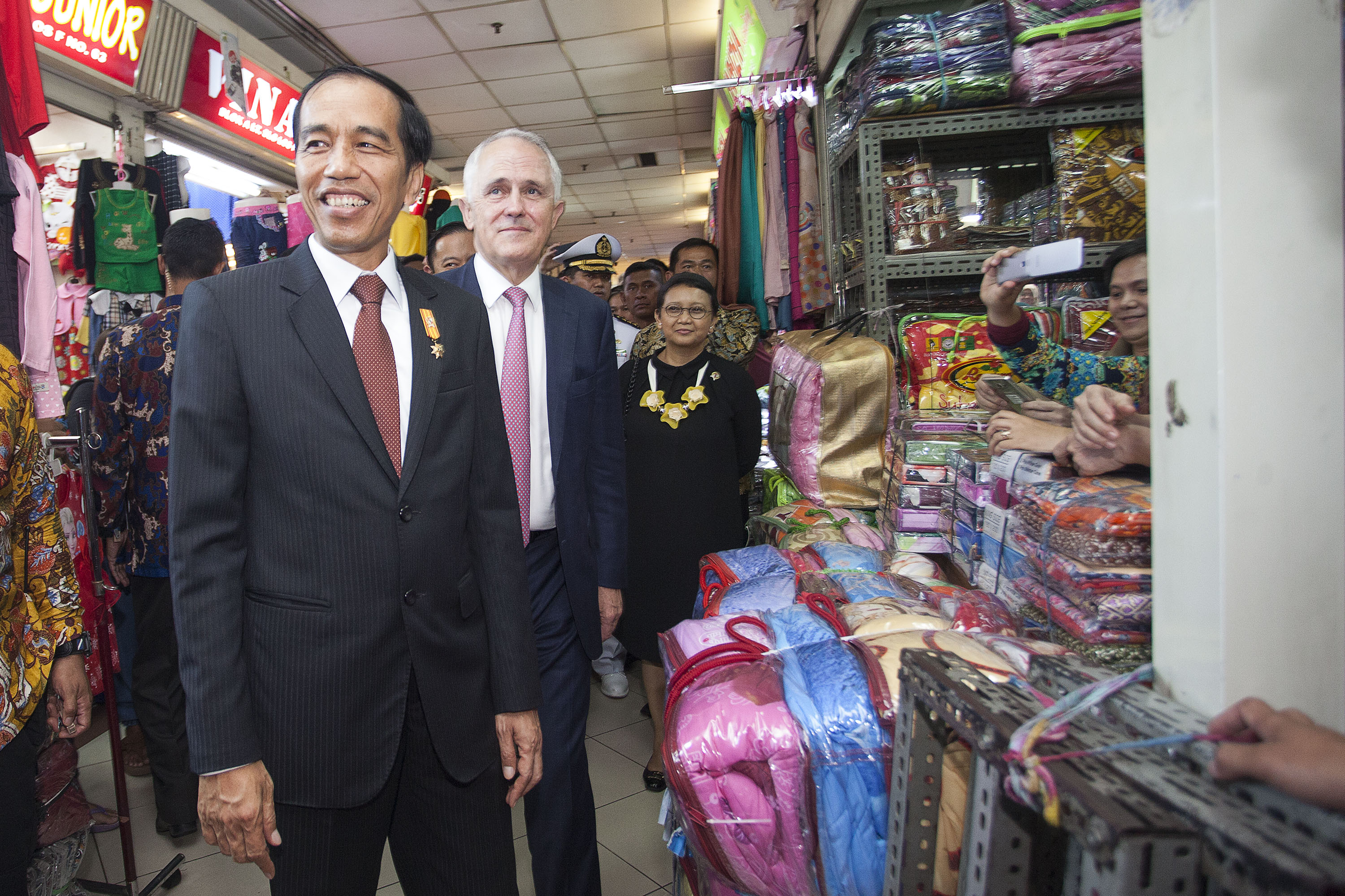 Jokowi dan PM Australia Blusukan ke Tanah Abang