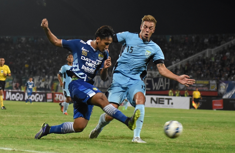 Makan Konate Bawa Persib Bungkam Persela