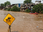 Puskesmas Jatinegara Siagakan Tim Medis di Lokasi Banjir