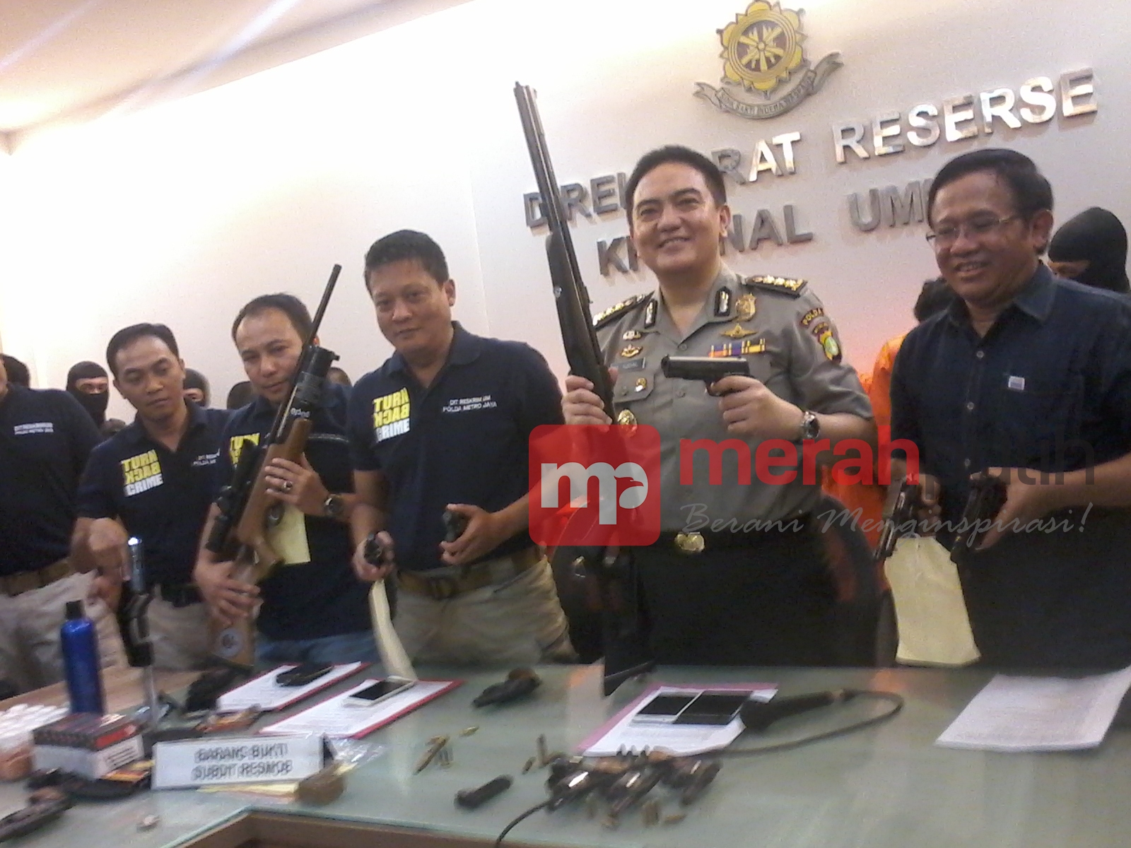 Mantan Kepala BPPN Suplai Senpi Gatot Brajamusti?