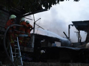 Banjir, Pemadam Kebakaran DKI Jakarta Terjunkan Puluhan Personel