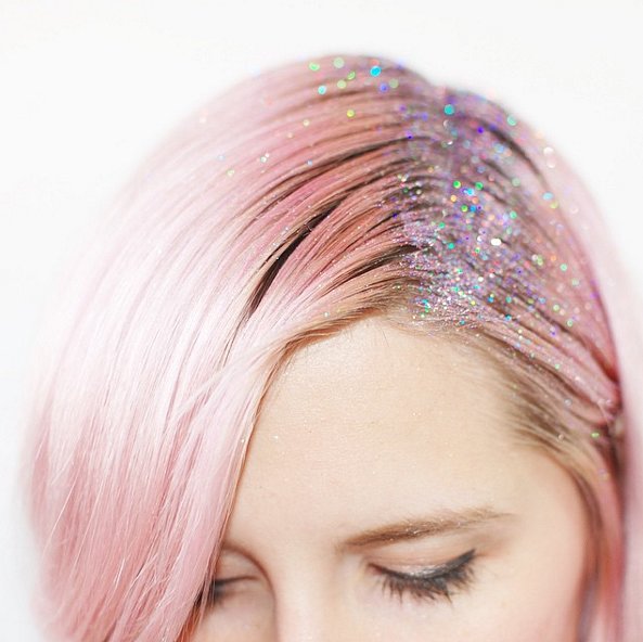 Tren Baru Glitter di Rambut, Berani Coba?