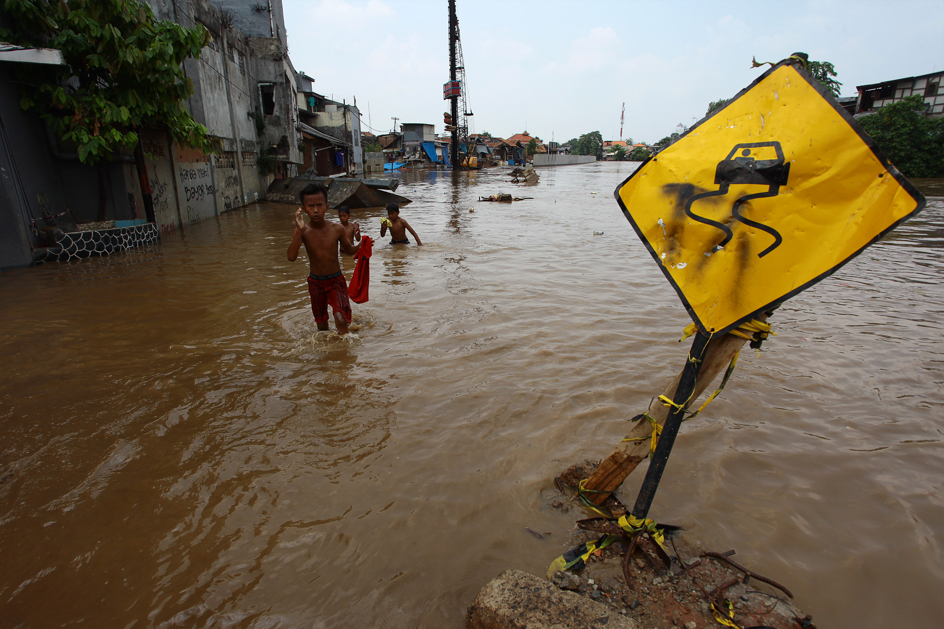 Jakarta Sudah Pasrah Diterjang Banjir