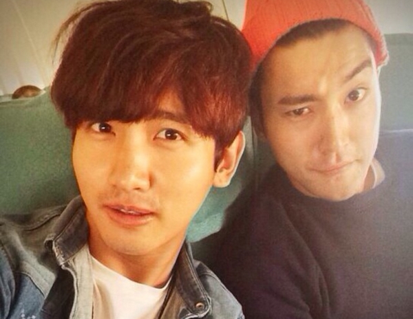Penampilan Pertama Choi Siwon dan Changmin Setelah Ikuti Wamil