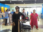  Suasana Kedatangan Paridhi Sharma dan Lavina Tandon di Bandara