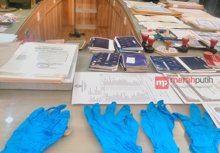 Pembuatan KTP Palsu Butuh Waktu Dua-Tiga Jam