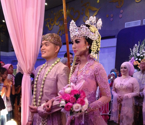 Kebahagiaan Putra Deddy Mizwar di Hari Pernikahannya