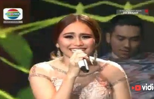 Ayu Ting Ting Goyang Panggung D’Academy Asia 
