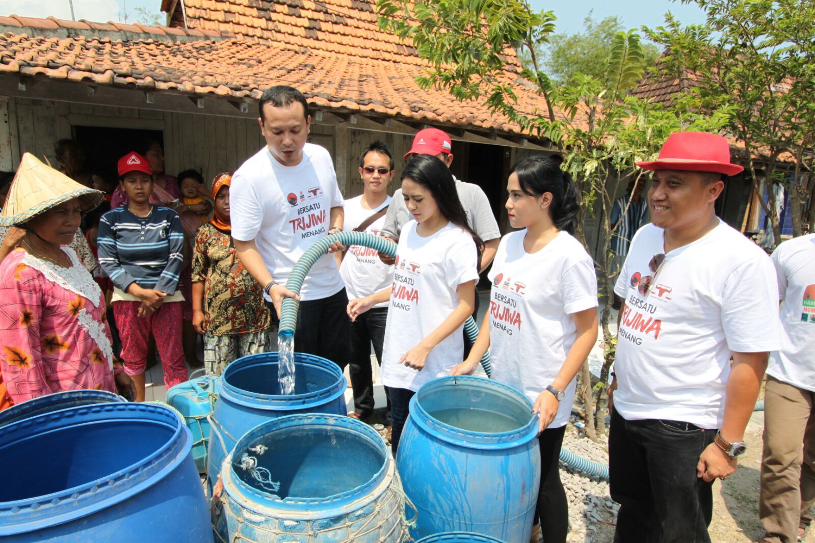 Komunitas Banteng Muda Salurkan Air Bersih di Kabupaten Rembang