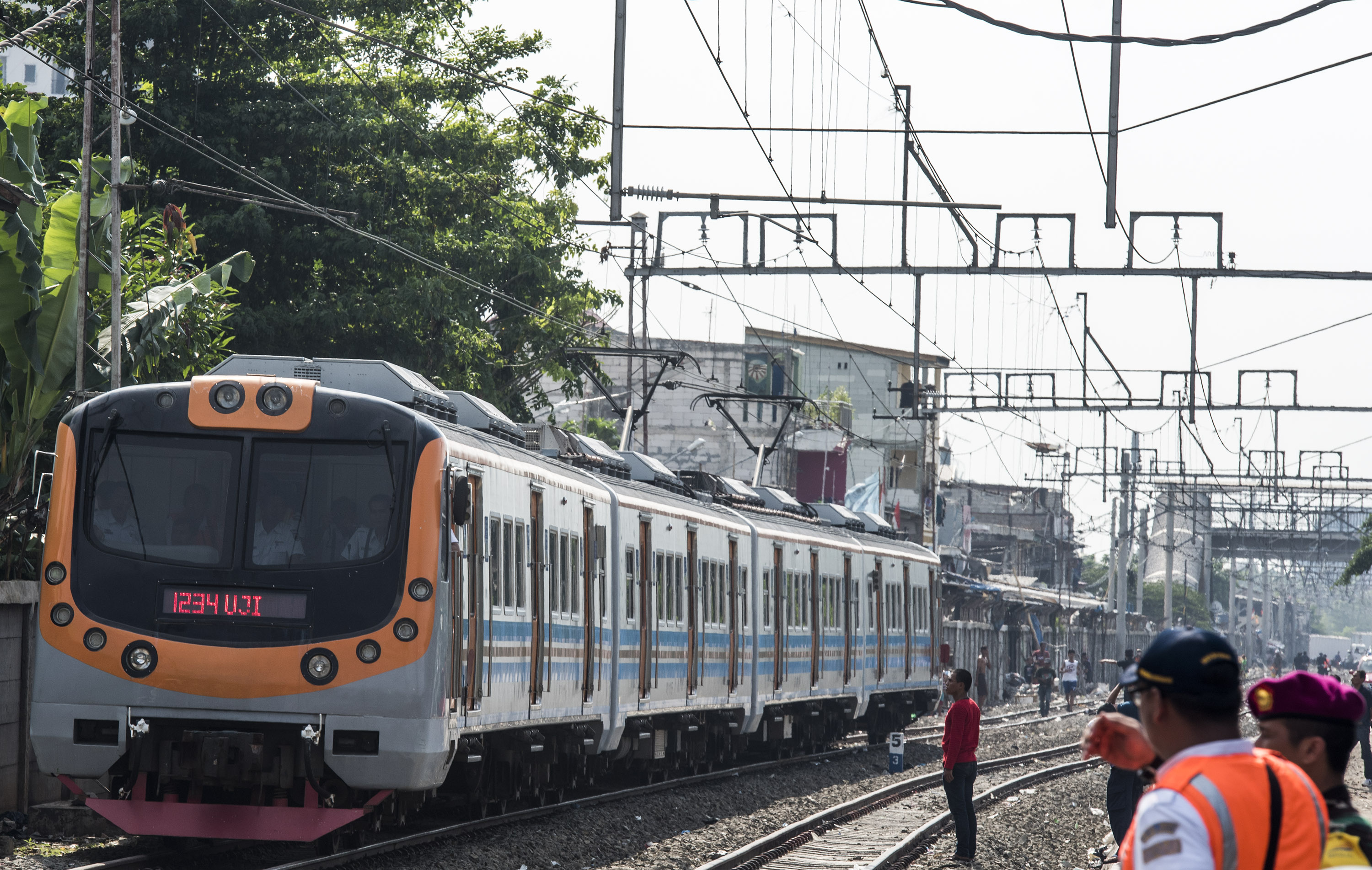 Uji Coba KRL Tanjung Priok-Kota 