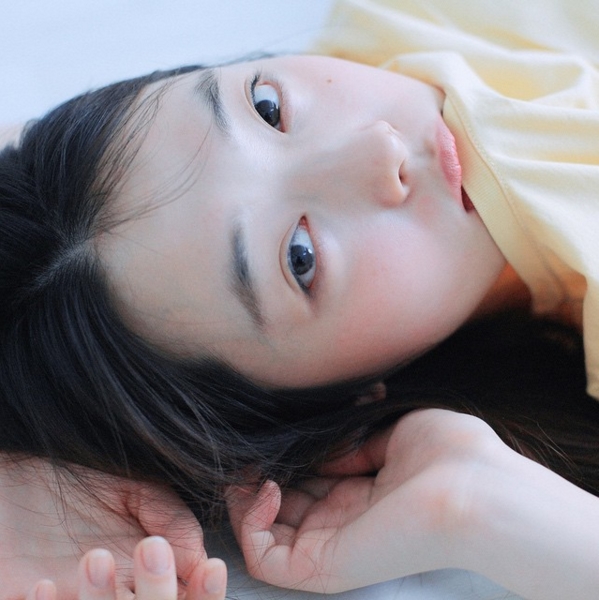 Sulli Eks f(x) Tampil Mirip Model Hot Jepang