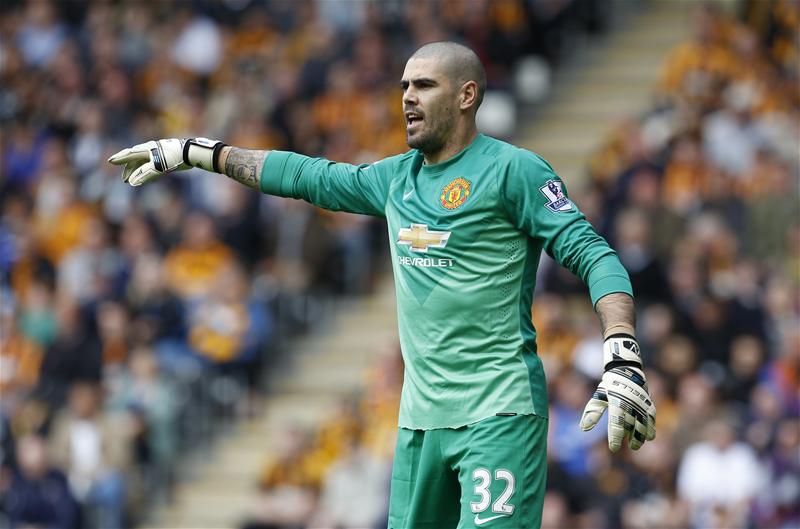 Geram, Victor Valdes Ingin Segera Tinggalkan Manchester United