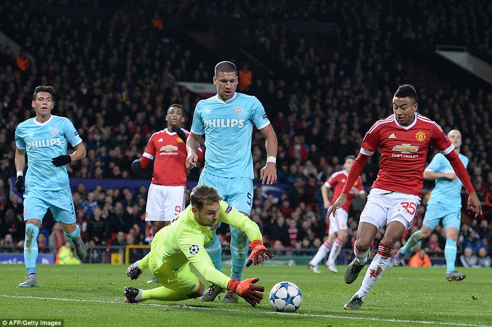 PSG Pesta Gol, MU Ditahan Imbang PSV